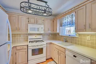 6 Mulberry Ln, Metuchen, NJ 08840 - Photo 9