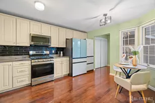 64 Coriander Dr, South Brunswick Township, NJ 08540 - Photo 9