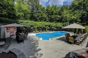 2 Red Oak Ct, Monroe Township, NJ 08831 - Photo 3