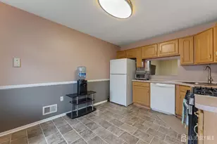 403 Red Crest Ln, Branchburg Township, NJ 08876 - Photo 5