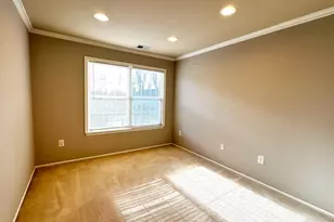 808 Cypress Ln, East Brunswick Township, NJ 08816 - Photo 11