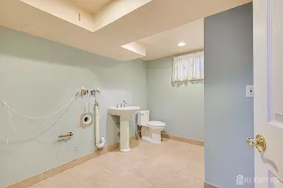 16 Peake Road, Edison, NJ 08837 - Photo 31