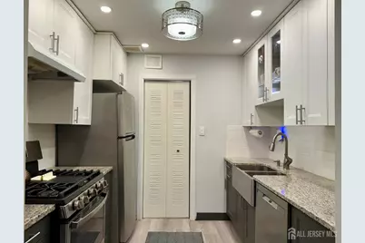 31 Wynwood Drive, South Brunswick Township, NJ 08852 - Photo 9