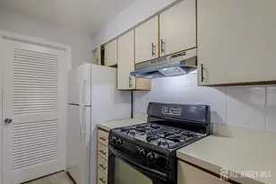 236 Blew Ct, East Brunswick Township, NJ 08816 - Photo 9