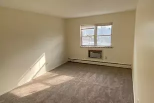 55 Gill Ln, Iselin, NJ 08830 - Photo 5