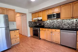 4 Pond View Dr, Plainsboro Township, NJ 08536 - Photo 9