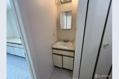 89 Gate House Lane, Edison, NJ 08820 - Photo 17