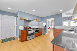 47 Hedge Row Rd, Plainsboro Township, NJ 08540 - Photo 5