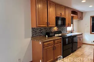 12 Burlew Pl, Sayreville, NJ 08859 - Photo 21