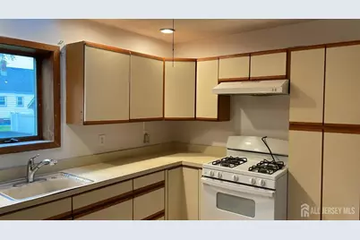 11 S Pelham Avenue, Edison, NJ 08344 - Photo 5