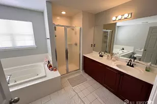 4 Cobblers Cir, Franklin Township, NJ 08823 - Photo 17