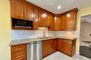 5 Viburnum Ct, East Brunswick Township, NJ 08816 - Photo 7