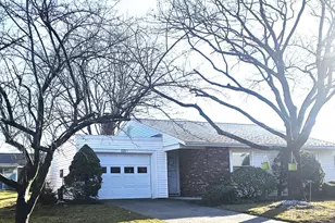 155 Chatham Dr, Monroe Township, NJ 08831 - Photo 1