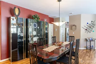 125 Fontaine Ct, Monroe Township, NJ 08831 - Photo 7