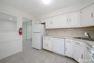 303 Michaels Ct, Woodbridge Township, NJ 07095 - Photo 9