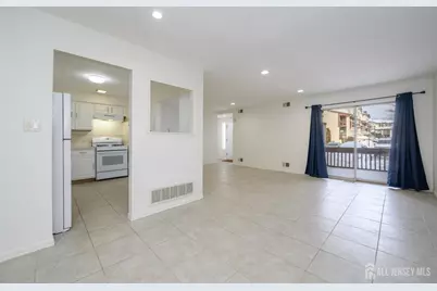 303 Michaels Court, Woodbridge Township, NJ 07095 - Photo 7