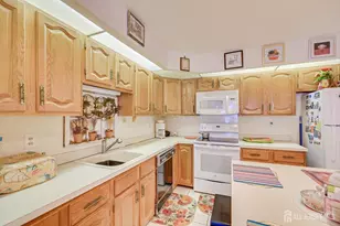 25 Martin Van Buren Dr, Monroe Township, NJ 08831 - Photo 23