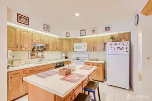 25 Martin Van Buren Dr, Monroe Township, NJ 08831 - Photo 19