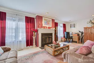 25 Martin Van Buren Dr, Monroe Township, NJ 08831 - Photo 15