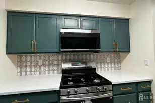 1214 Country Mill Dr, East Windsor Township, NJ 08512 - Photo 3