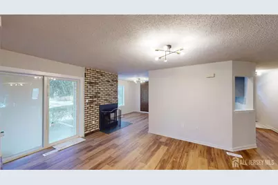 29 Chatham Square, Sayreville, NJ 08859 - Photo 3