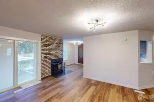 29 Chatham Square, Sayreville, NJ 08859 - Photo 3