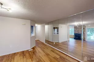 29 Chatham Square, Sayreville, NJ 08859 - Photo 11