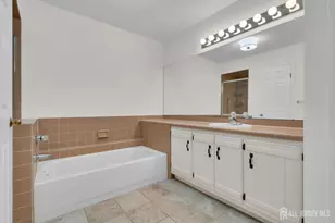 21 Stone Run Rd, Bedminster Township, NJ 07921 - Photo 19