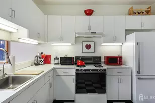 201 S 2nd Ave S, Highland Park, NJ 08904 - Photo 9