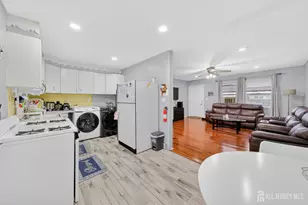 80 Poplar St, Carteret, NJ 07008 - Photo 5