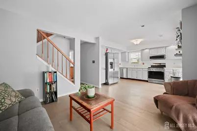 107 Lloyd Court, East Brunswick Township, NJ 08816 - Photo 7