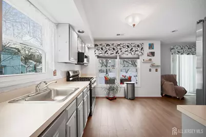 107 Lloyd Court, East Brunswick Township, NJ 08816 - Photo 5