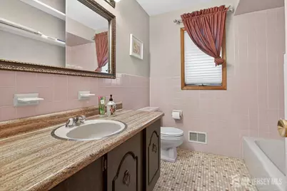 30 Iroquois Drive, Sayreville, NJ 08859 - Photo 17