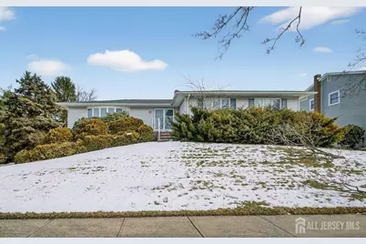 30 Iroquois Drive, Sayreville, NJ 08859 - Photo 3