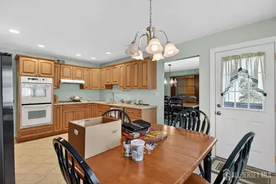 30 Iroquois Drive, Sayreville, NJ 08859 - Photo 11