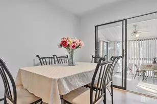 225 Medford Ct, Manalapan Township, NJ 07726 - Photo 5