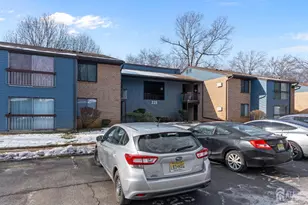 225 Medford Ct, Manalapan Township, NJ 07726 - Photo 1