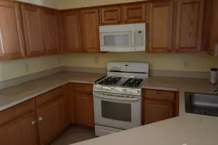 1031 Dogwood Ct, New Brunswick, NJ 08901 - Photo 5