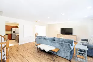 9 Sturbridge Dr W, Piscataway Township, NJ 08854 - Photo 5