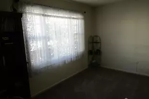 109 Lowell Ln, Monroe Township, NJ 08831 - Photo 9