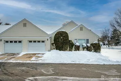 628 Windsor Way #B, Monroe Township, NJ 08831 - Photo 5