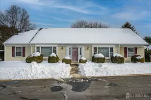 628 Windsor Way, Monroe Township, NJ 08831 - Photo 1