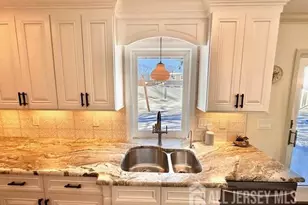 8 Willow Ct, Sayreville, NJ 08859 - Photo 11