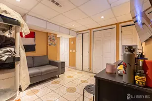 48 Locust St, Carteret, NJ 07008 - Photo 23