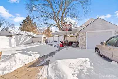 696 Hanson Avenue, Perth Amboy, NJ 08861 - Photo 19