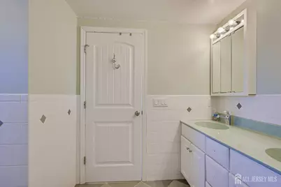 188 E Chestnut Avenue E, Metuchen, NJ 08840 - Photo 37