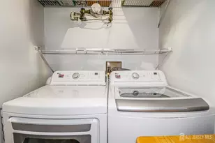 62 Haverhill Pl, Franklin Township, NJ 08873 - Photo 17