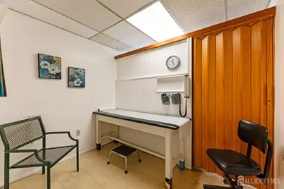 137 Livingston Avenue, New Brunswick, NJ 08901 - Photo 13