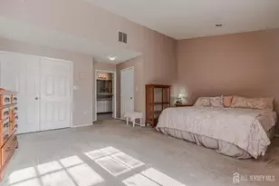 33 Vandeventer Ct, Sayreville, NJ 08872 - Photo 13