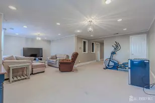 33 Vandeventer Ct, Sayreville, NJ 08872 - Photo 23